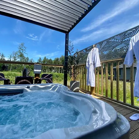 Hollicarrs - The Rushes Lodge Riccall