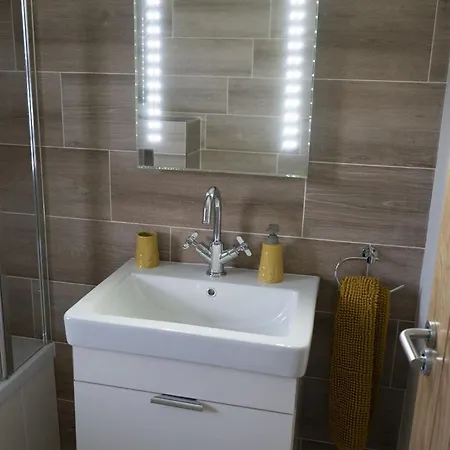 Hollicarrs - The Rushes 롯지 Riccall